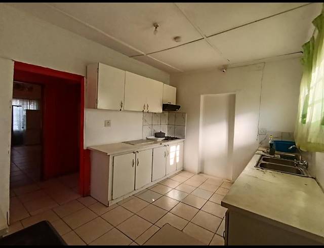 13 BEDROOM HOUSE FOR SALE IN MADEIRA PARK